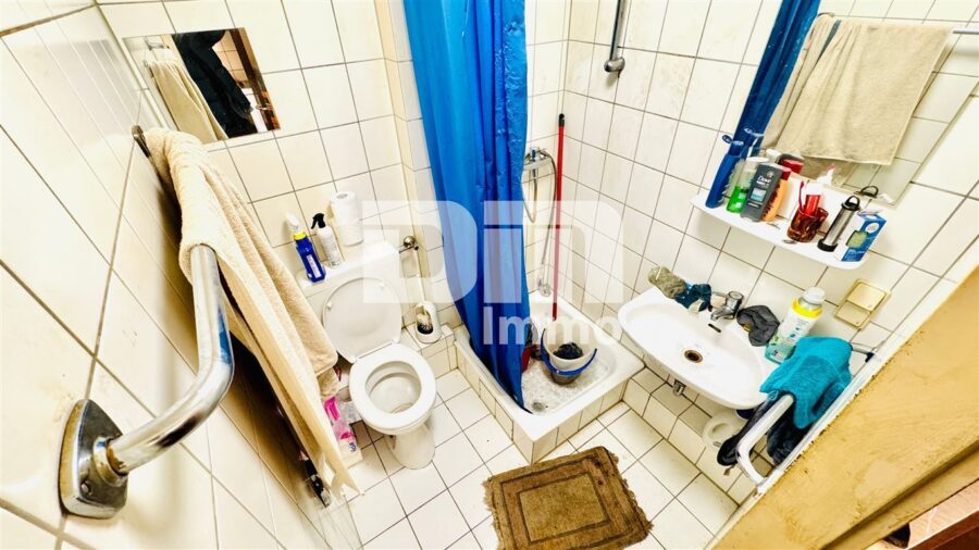 (R)eserviert!Kompaktes Apartment 3 von 3 in zentraler Lage - Bad / Dusche / Noch nicht geräumt